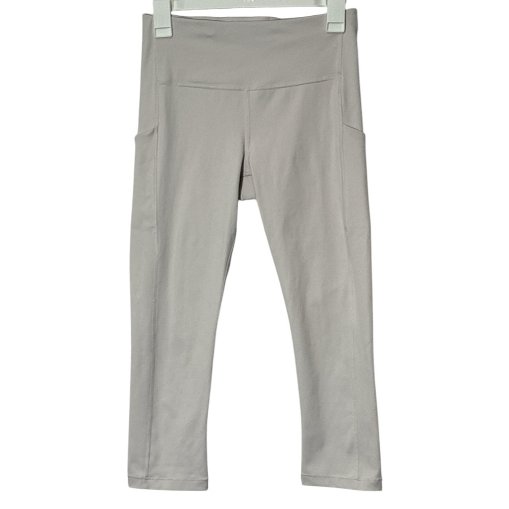 Athleta Ultimate Stash Pocket Capri Light Gray women Leggings,size S